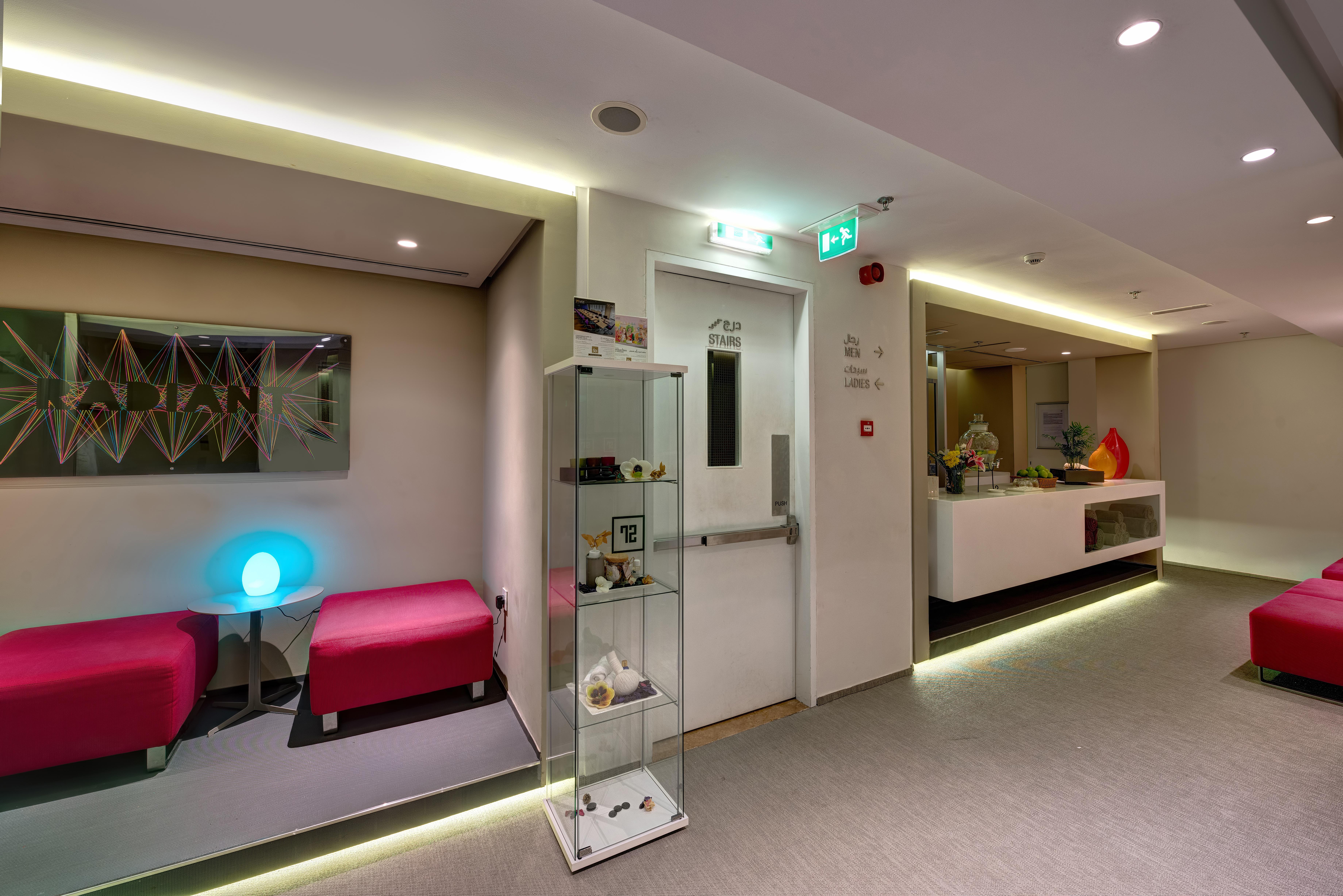 Hotel 72