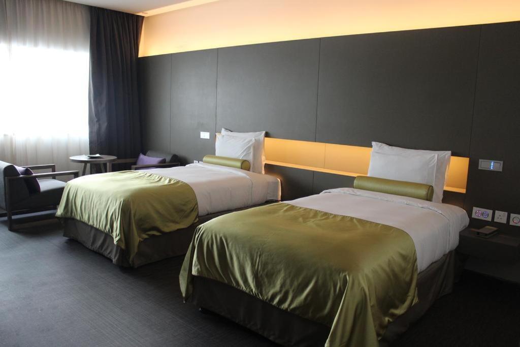 72 Waterfront Hotel 5*