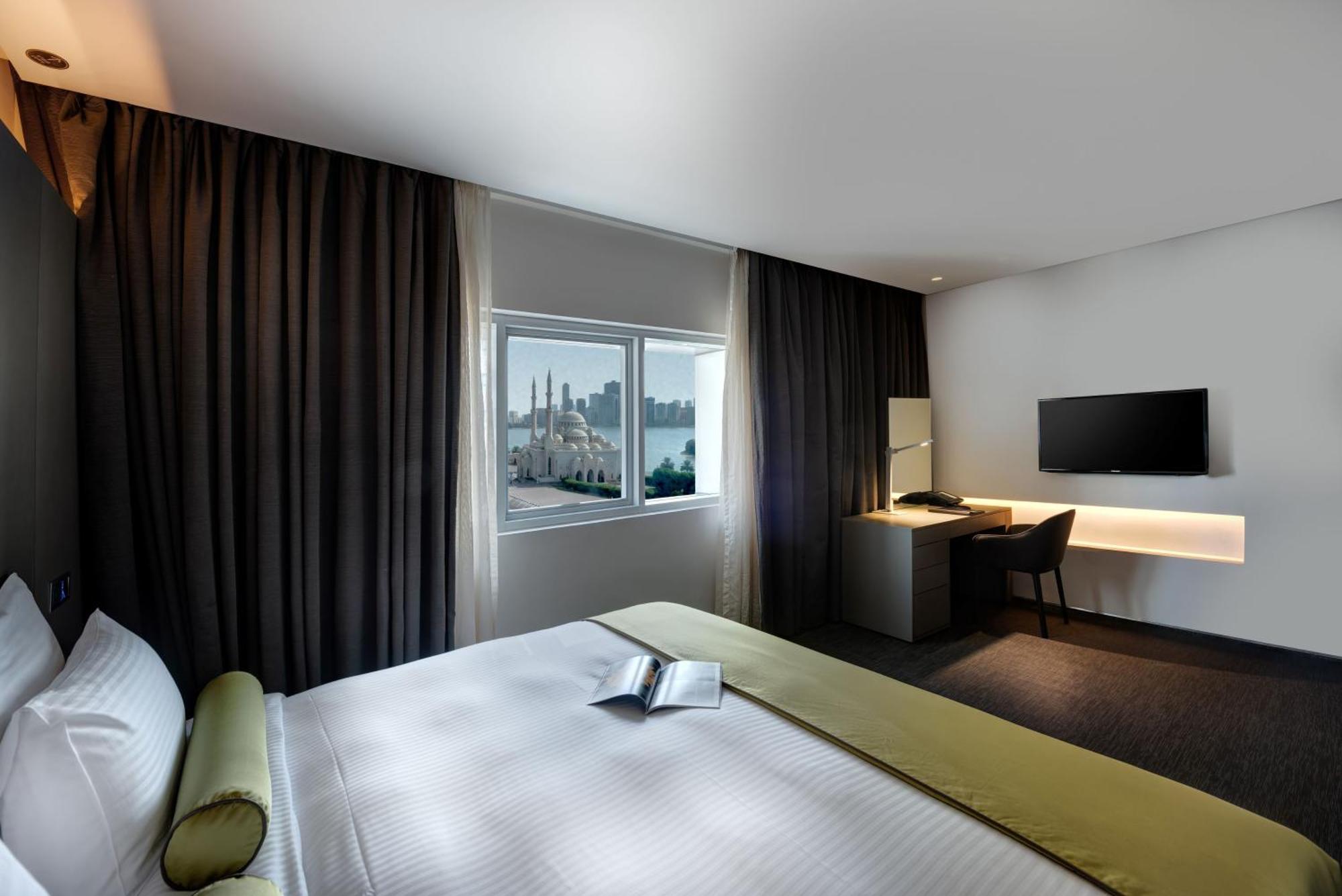72 Waterfront Hotel 5*